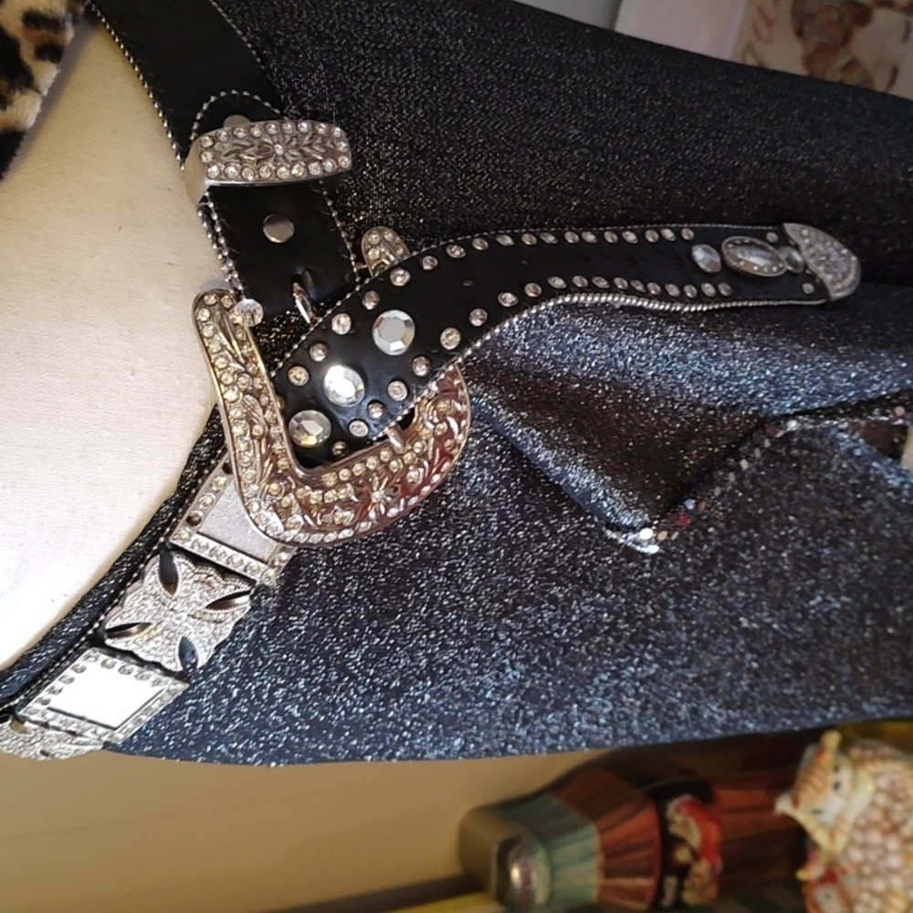 BLACK LEATHER SILVER and CRYSTAL EMBELLISHED BELT 36" - Picture 3 of 17